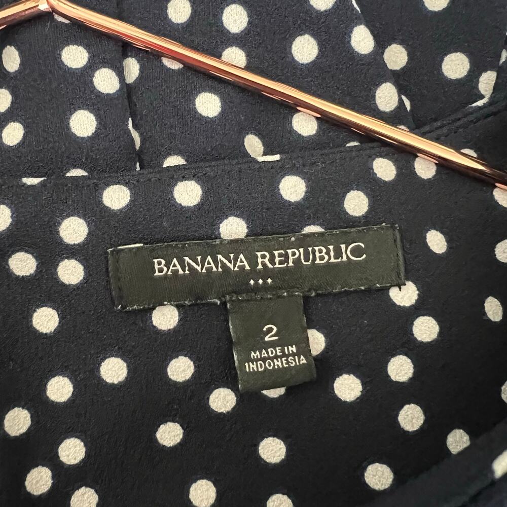 Banana Republic Factory polka dot print pleated waist sheath dress navy blue - Picture 4 of 6
